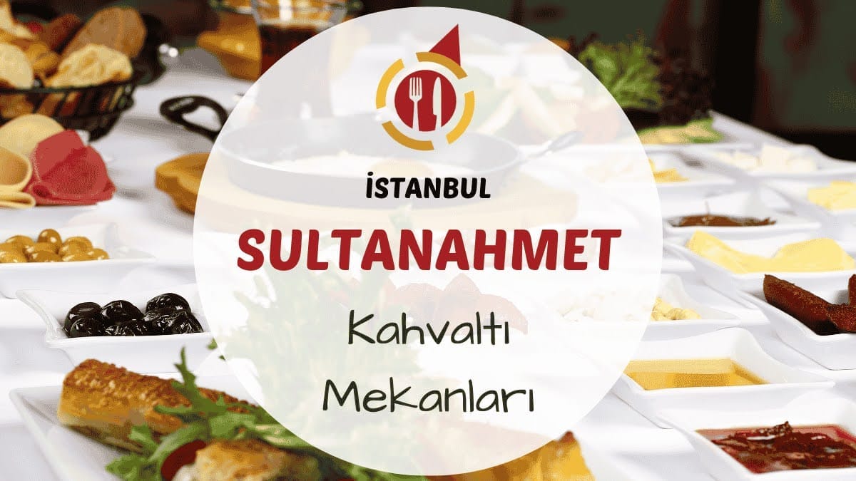 Sultanahmet'te teras kahvaltı sofrasında çay ve serpme tabak görünümü