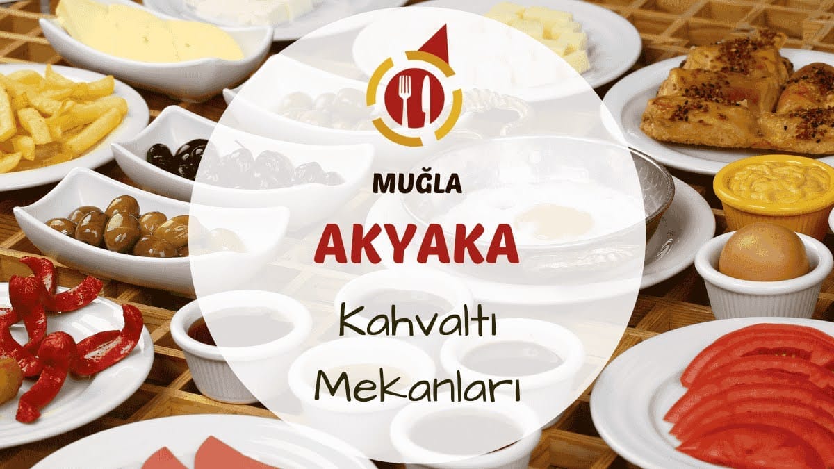Azmak Nehri kenarında kurulan serpme kahvaltı sofrası ve nehir üzeri ahşap masalar Akyaka