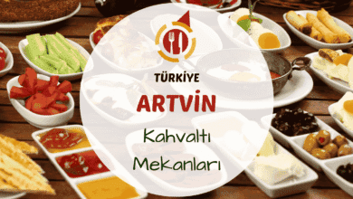 Artvin'de deniz manzaralı bir masada serpme kahvaltı tabağı