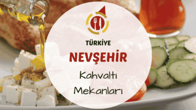 Nevşehir'de Kapadokya manzaralı bir terasta serpme kahvaltı tabağı