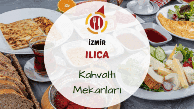 Ilıca sahil kenarında serpme kahvaltı tabağı ve deniz manzarası