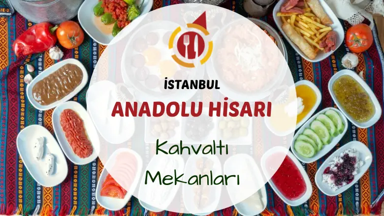 Anadolu Hisarı'nda Boğaz manzaralı bir kahvaltı masası ve çay bardakları