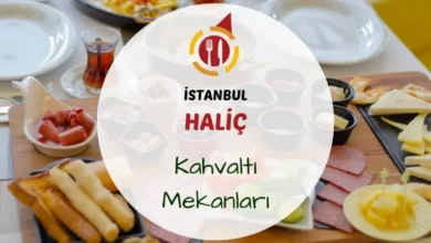 Haliç manzarası eşliğinde serpme kahvaltı tabağı ve demlik çay görseli